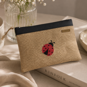 Organizador tv small mimbre - cinta negra - bordado lady bug